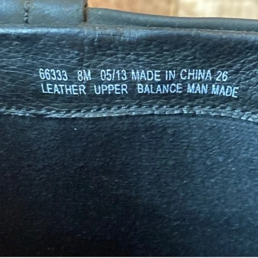 Clarks artisan black